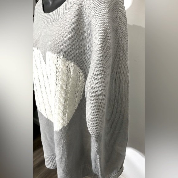 New Soft & Cozy Long Loose Light Gray & White Heart Sweater Size XL NWOT - Picture 6 of 11